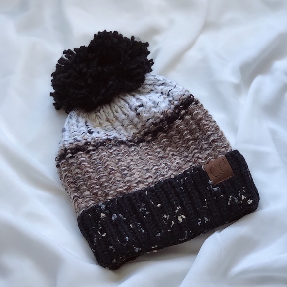 Last 1️⃣ CHUNKY MULTI-TONE POM BEANIE - Picture 2 of 5